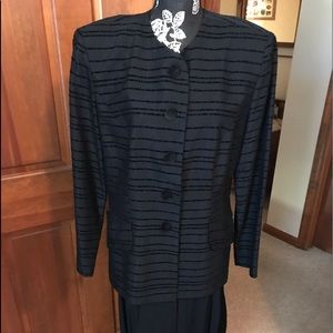 Pant suits woman’s